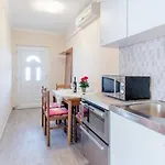 Fidelis - One Bedroom With Terrace And Garden View 3