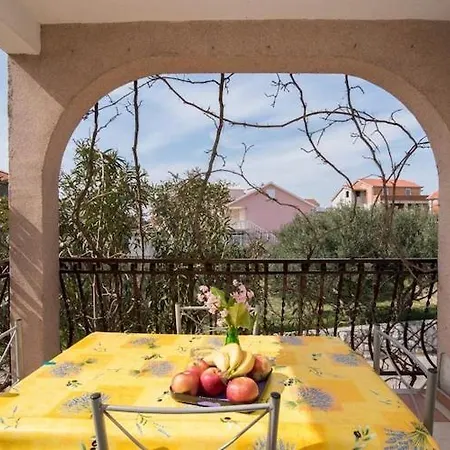 Fidelis - One Bedroom With Terrace And Garden View 3 Apartment